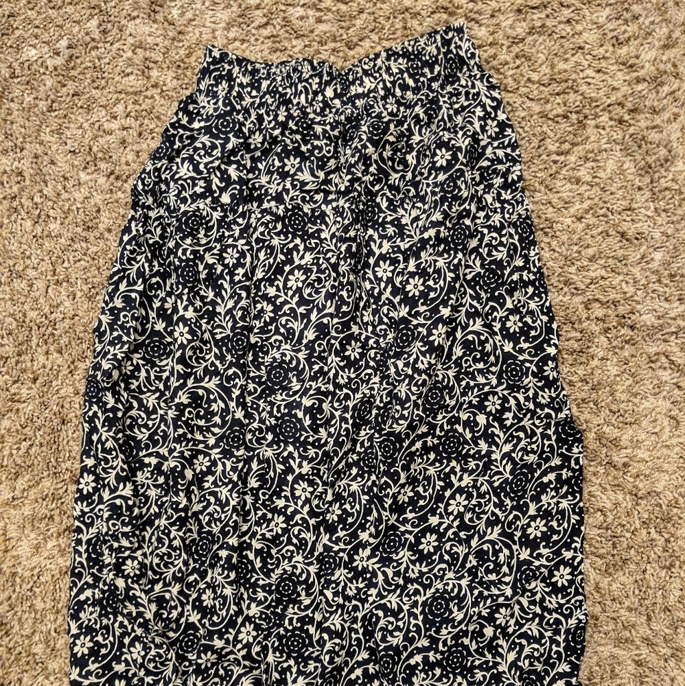 Max Studio Basics Flowy Navy floral skirt